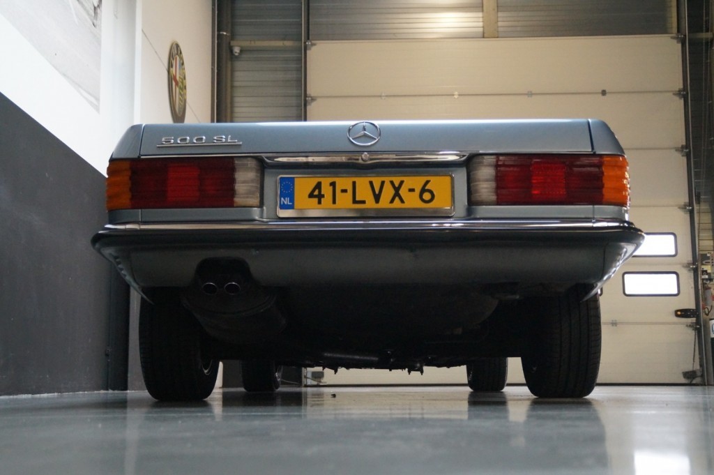 Mercedes-Benz 500 5,0 V8 SL R107 245 ch — photo 25