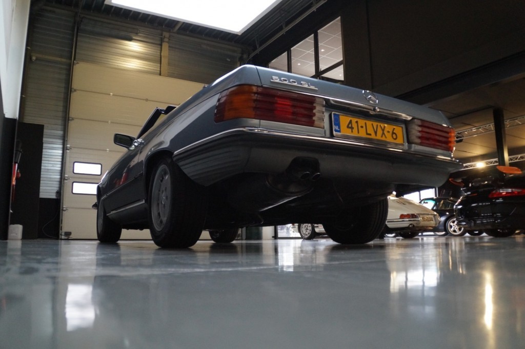 Mercedes-Benz 500 5,0 V8 SL R107 245 ch — photo 29