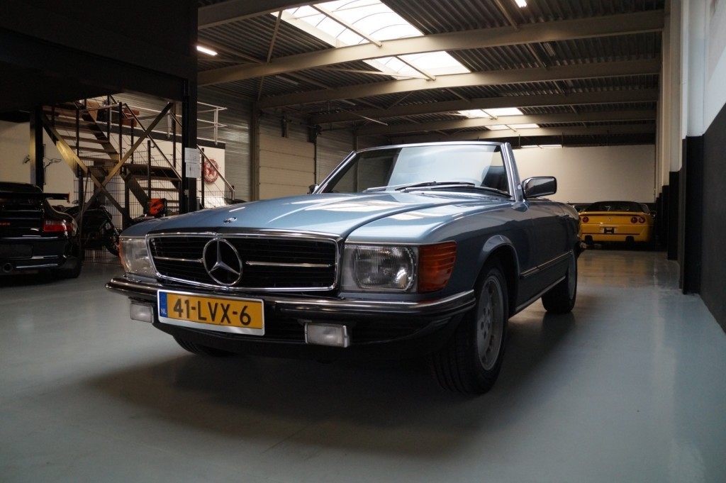 Mercedes-Benz 500 5,0 V8 SL R107 245 ch — photo 33
