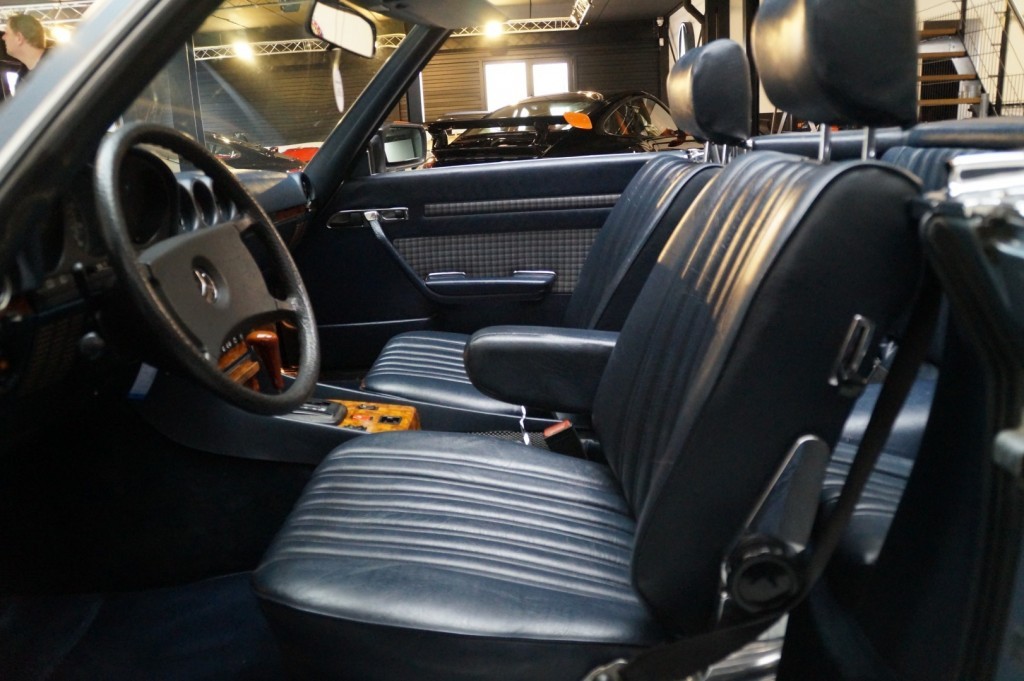 Mercedes-Benz 500 5,0 V8 SL R107 245 ch — photo 35