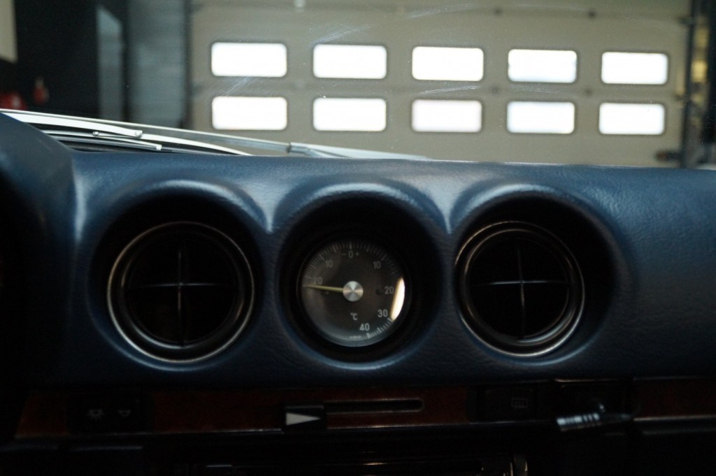 Mercedes-Benz 500 5,0 V8 SL R107 245 ch — photo 36