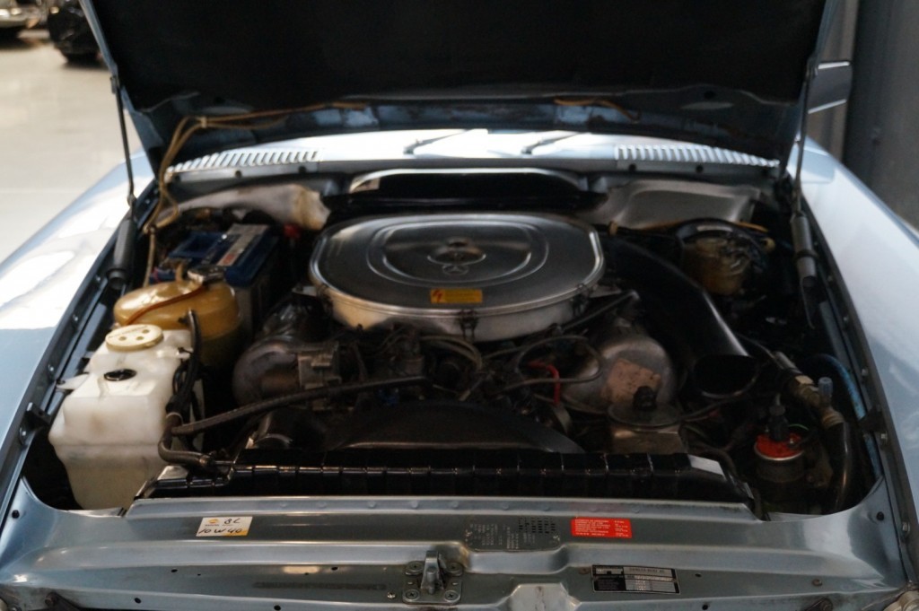 Mercedes-Benz 500 5,0 V8 SL R107 245 ch — photo 40